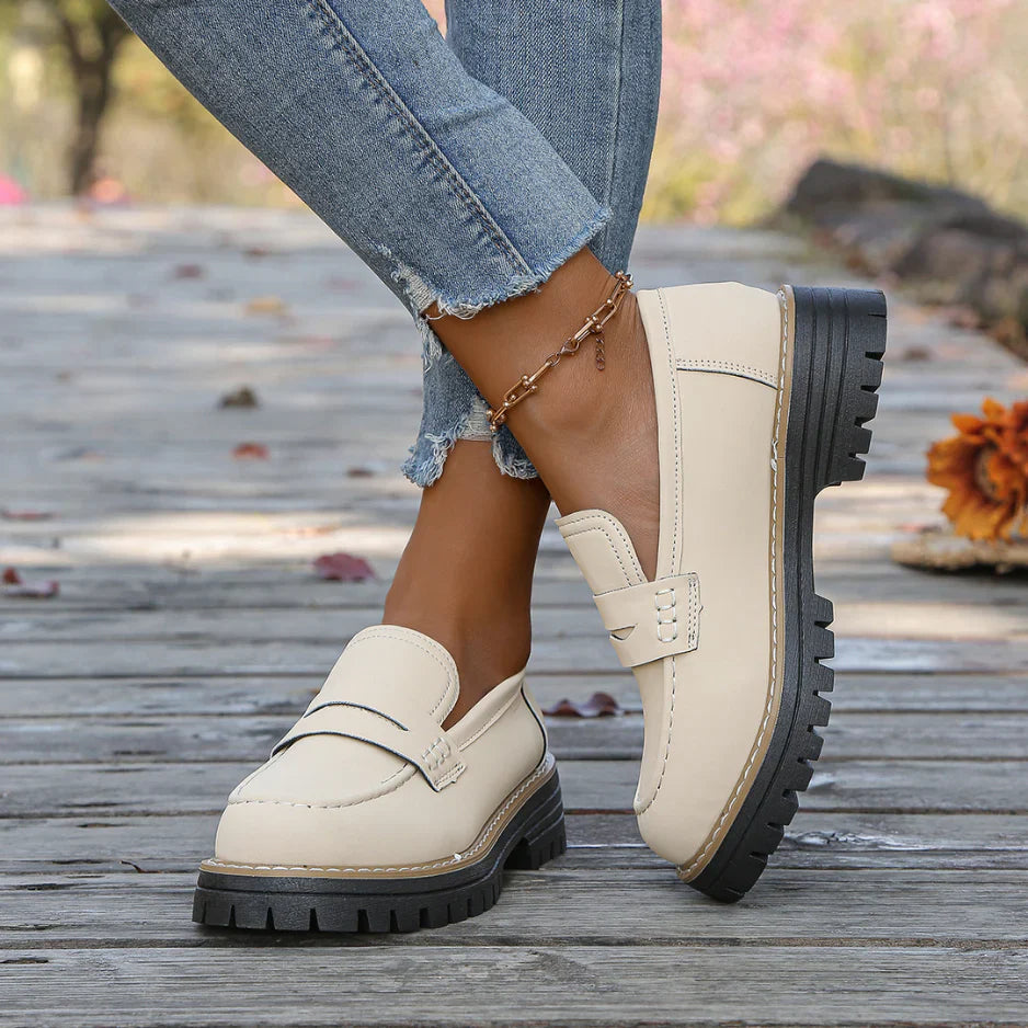 Livia – Eleganz trifft orthopädischen Komfort