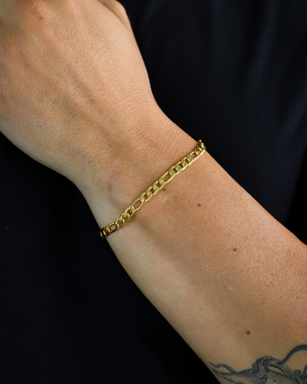 CLEAN FIGARO BRACELET. - 5MM 18K GOLD