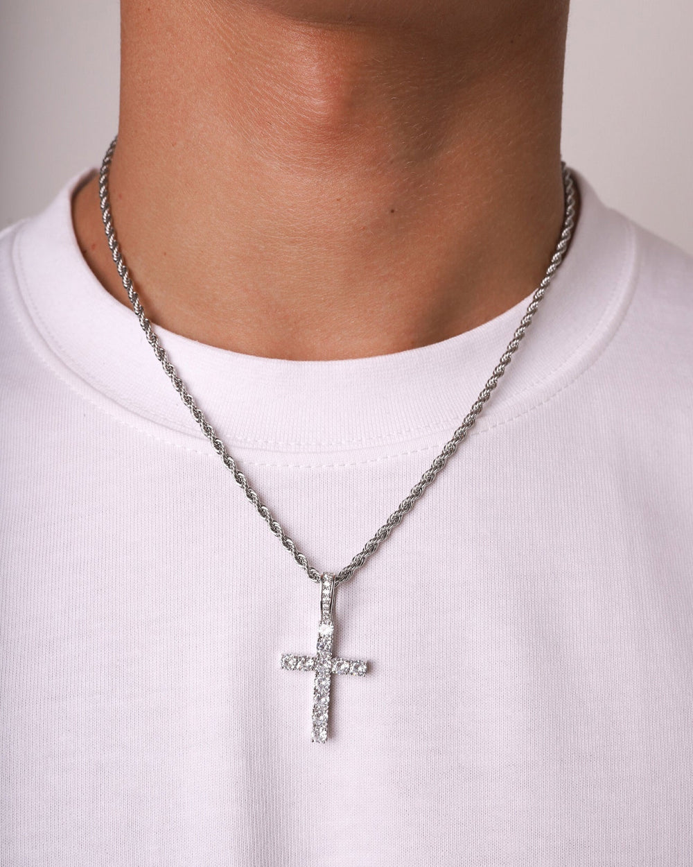 CROSS PIECE PENDANT. - WHITE GOLD