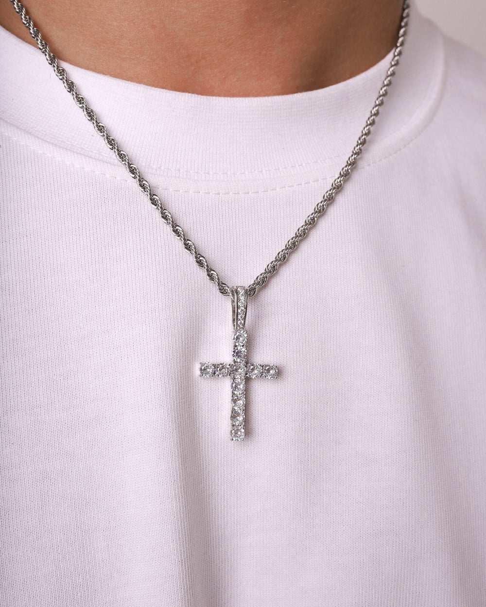 CROSS PIECE PENDANT. - WHITE GOLD