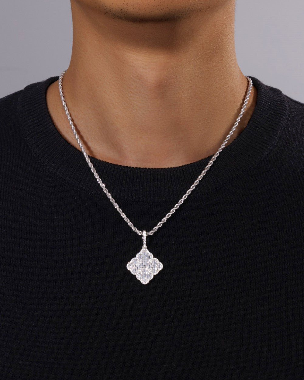 ICED CLOVER PENDANT. - WHITE GOLD