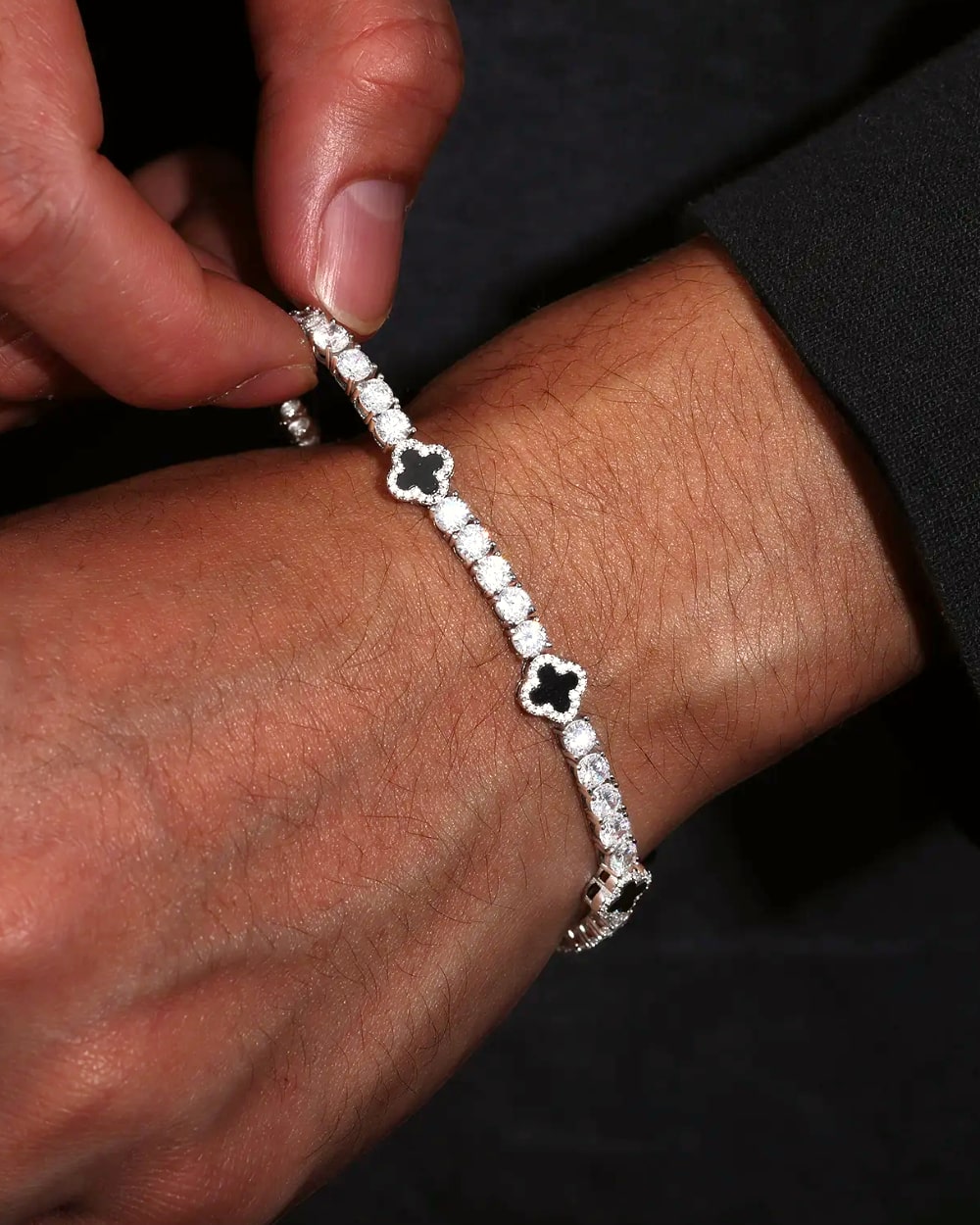 MOISSANITE BLACK CLOVER TENNIS BRACELET. - WHITE GOLD