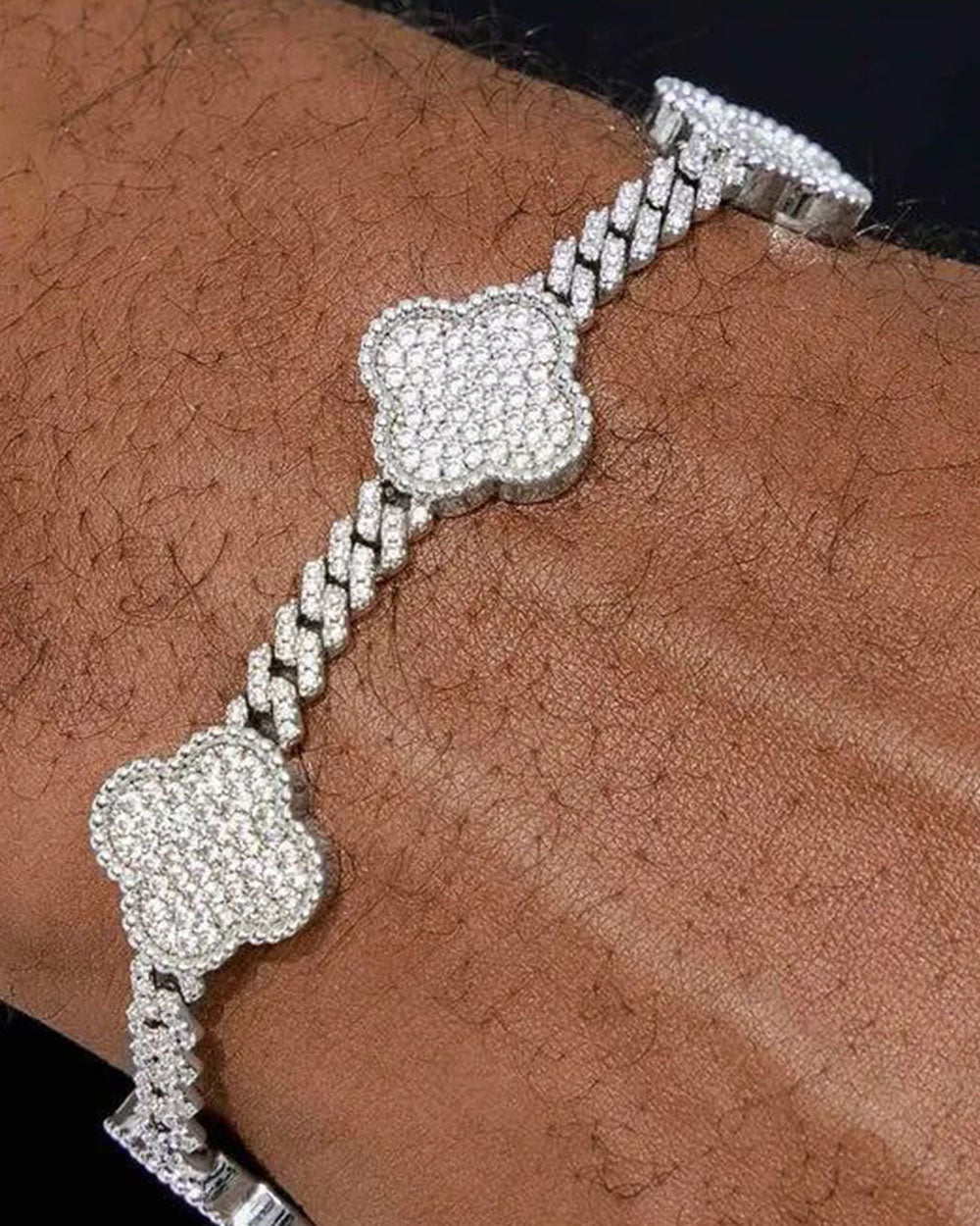 MOISSANITE CUBAN CLOVER BRACELET. - WHITE GOLD