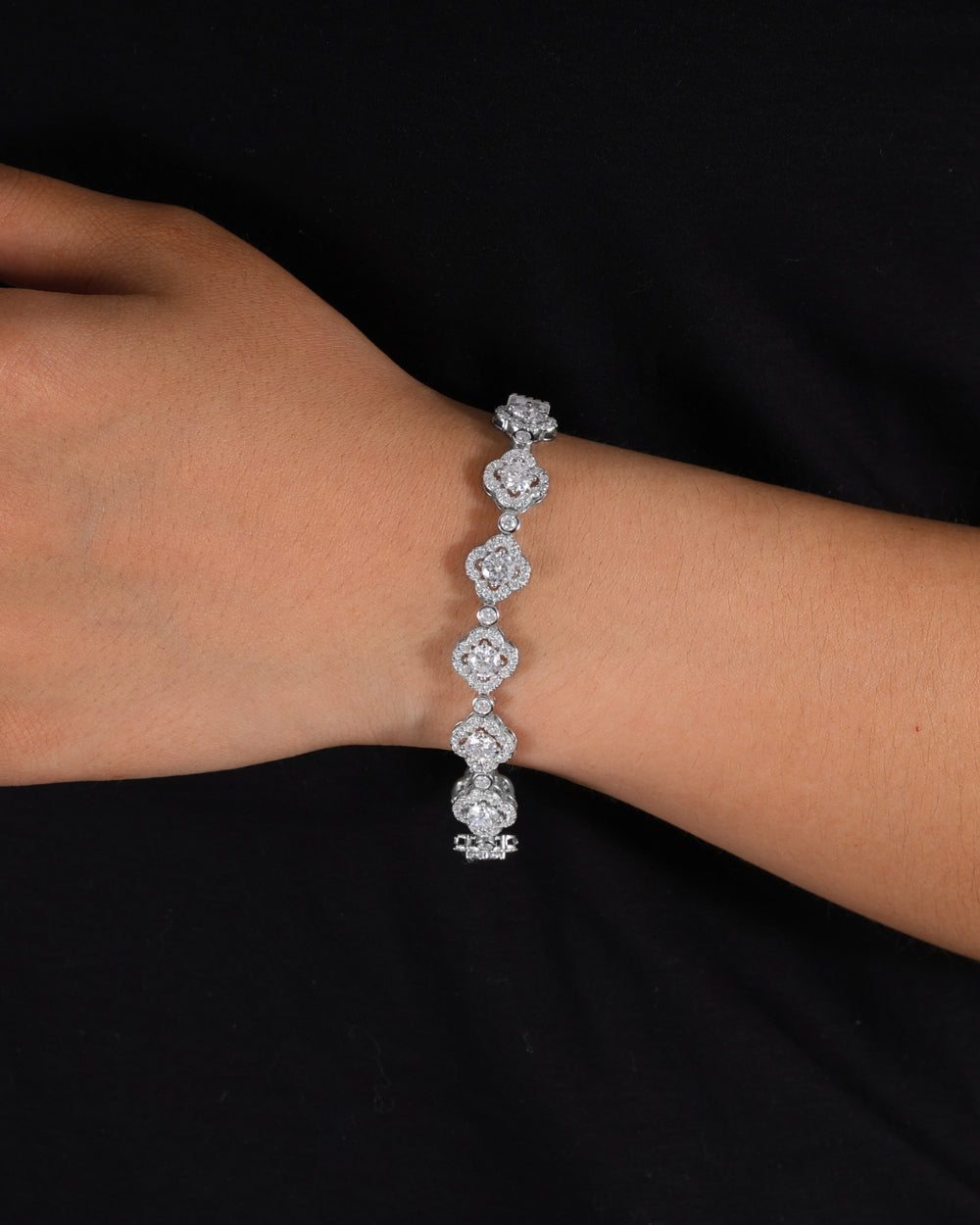 MOISSANITE ICED CLOVERS BRACELET. - WHITE GOLD