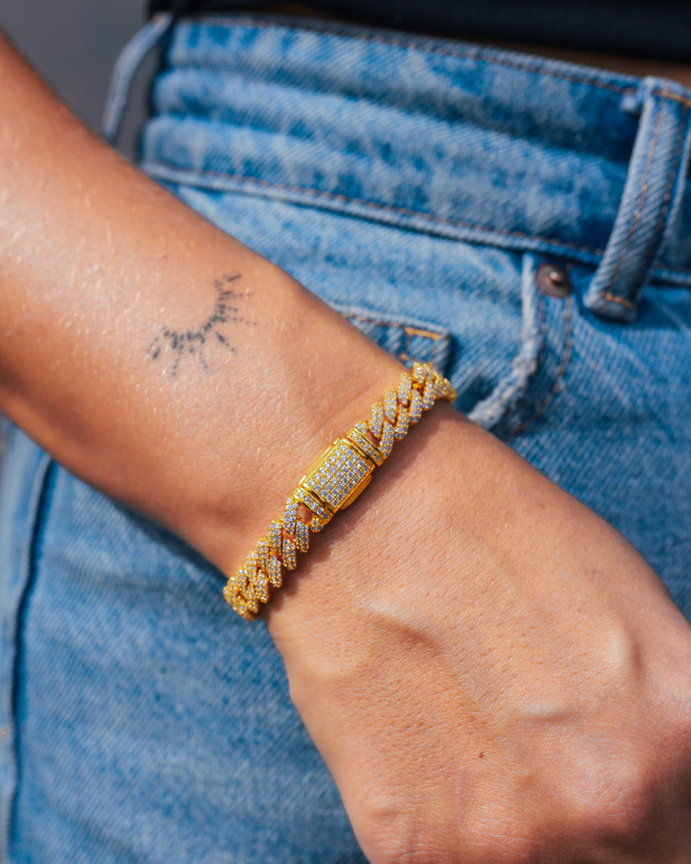 PRONG BRACELET. - 9MM 18K GOLD