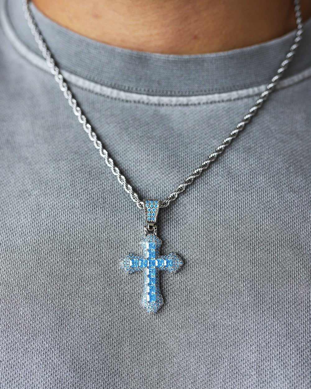 BLUE CROSS PENDANT. - WHITE GOLD