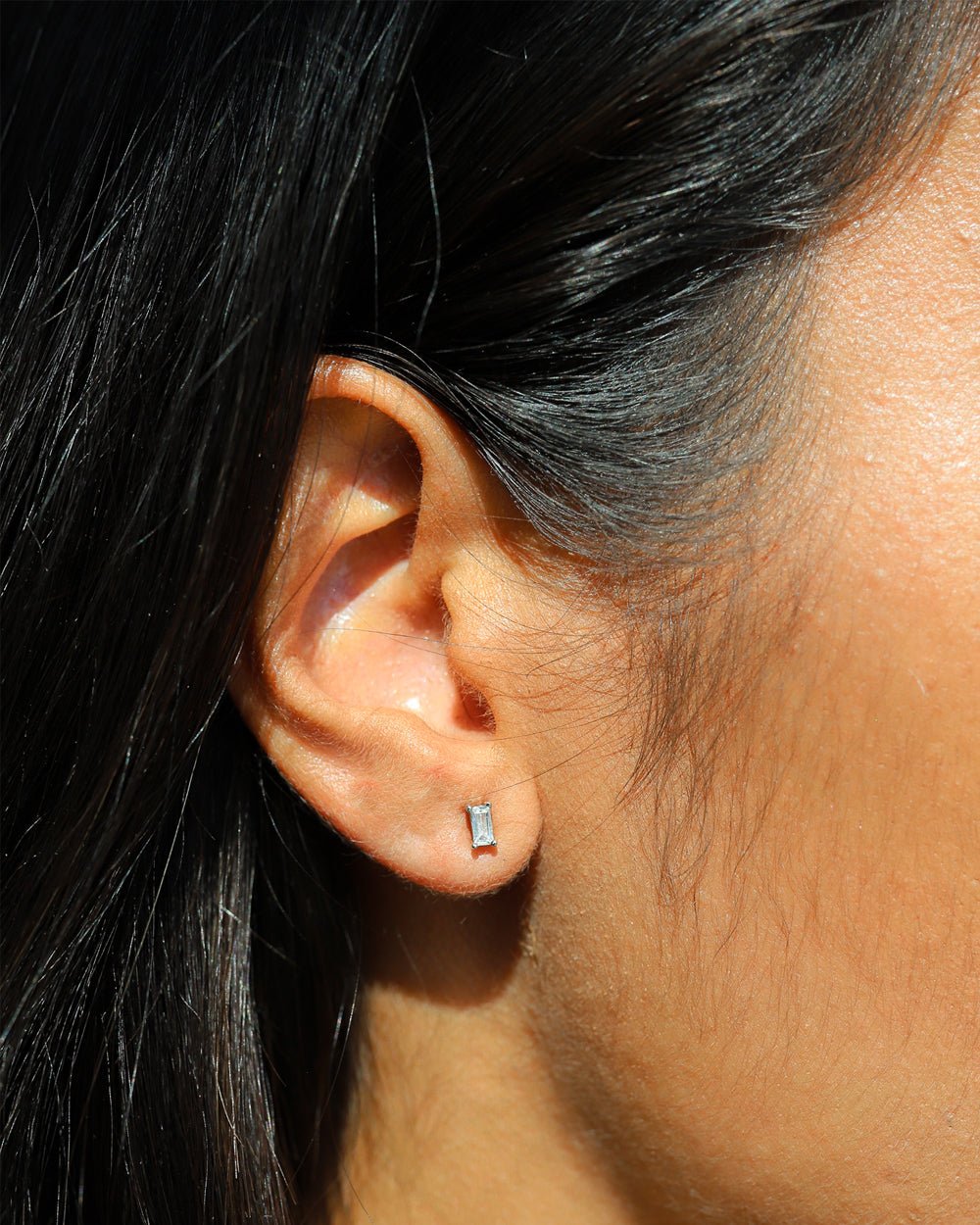 BAGUETTE STUDS. 925. - WHITE GOLD