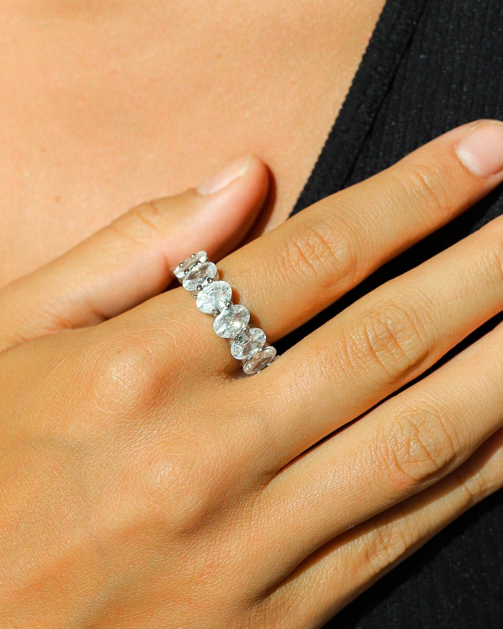 OVAL CUT BAND 925. - WHITE GOLD