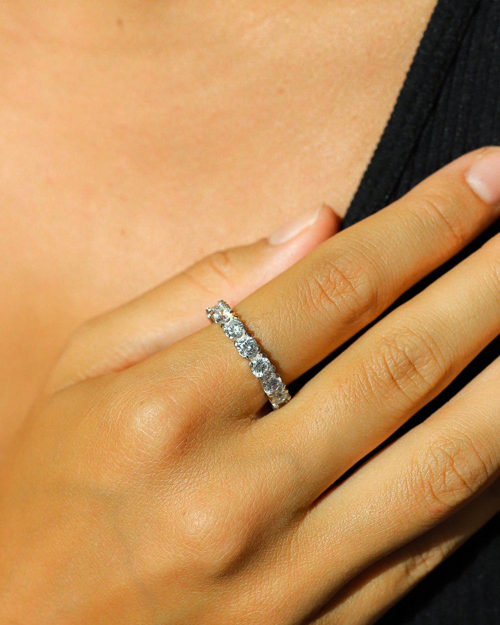 ROUND CUT BAND 925. - WHITE GOLD