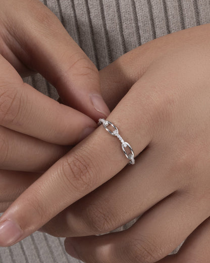 MOISSANITE ICED CHAIN RING. - WHITE GOLD