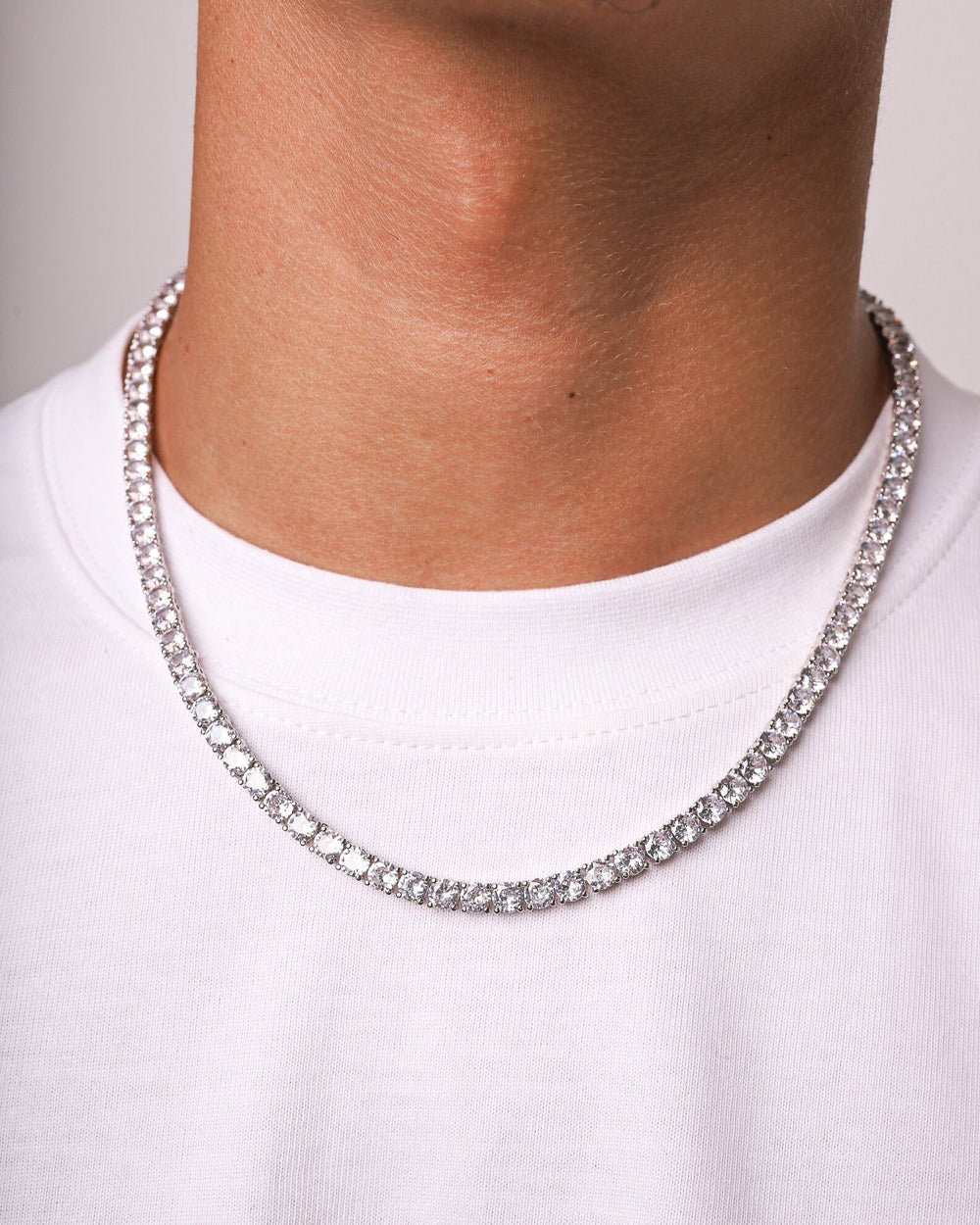 MOISSANITE TENNIS CHAIN. - 5MM WHITE GOLD